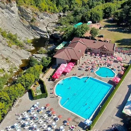 Къща За Гости”Къпиновски Манастир” Сasa de vacaciones Kapinovo